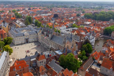 Brugge. Şehrin havadan görünümü.