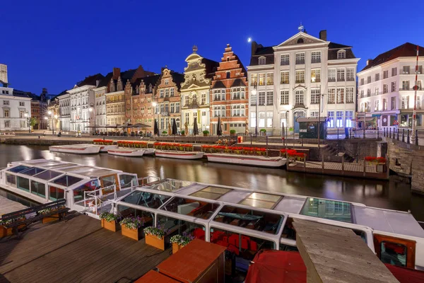 Gent. Beskåda av den gammala staden på natten. — Stockfoto