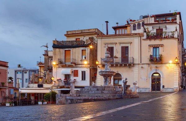 Taormina. Sicilia. Fuente de la ciudad . — Foto de Stock