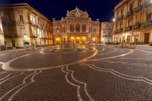 Catania vagyok. Színház Massimo Bellini. — Stock Fotó