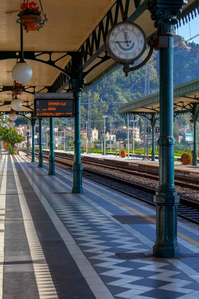 Taormina. Bahnhof. — Stockfoto