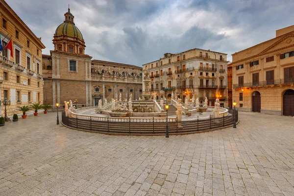 Palermo. Praça de Pretória. — Fotografia de Stock