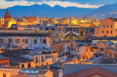 Gün batımında Palermo.