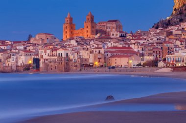 Cefalu. Sicilya. Eski şehir.