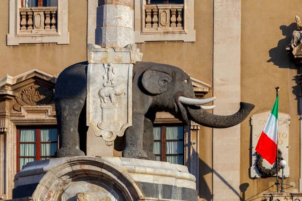 Catania. Elefante fuente al amanecer . — Foto de Stock