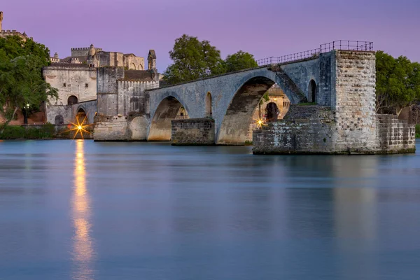 Avignon. St. Benezet Köprüsü Rhone Nehri üzerinde. — Stok fotoğraf