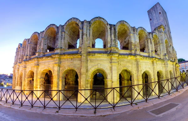Στη Γαλλία. Αρλς. Παλιά ρωμαϊκή αρένα αντίκα αμφιθέατρο. — Φωτογραφία Αρχείου