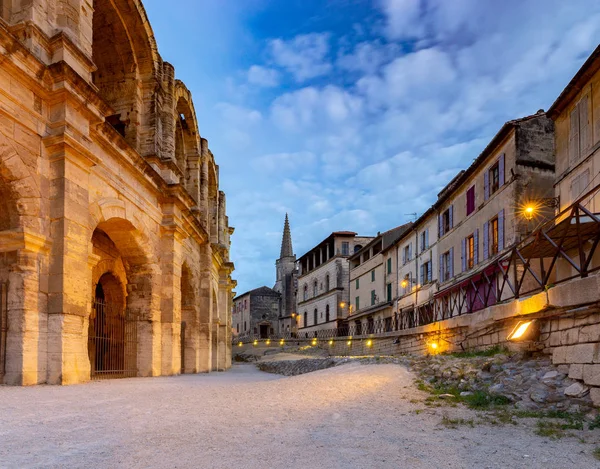 En Francia. Arles. Antiguo anfiteatro romano antiguo arena . — Foto de Stock