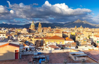 Palermo. Sabahın erken saatlerinde şehrin havadan görünümü.