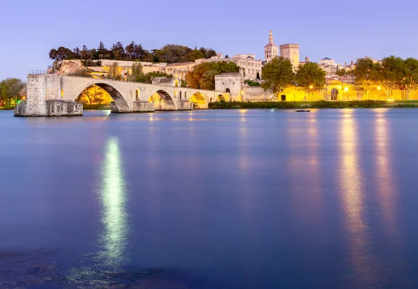 Avignon. St. Benezet Köprüsü Rhone Nehri üzerinde. — Stok fotoğraf