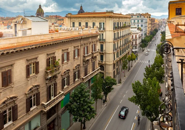 Palermo. Vista aérea de la ciudad y la avenida Via Roma . — Foto de Stock