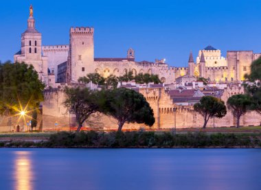 Avignon. Provence. Şehir etrafında eski taş kale duvarı.