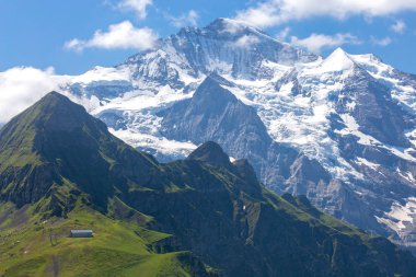 Lauterbrunnen yakınlarındaki İsviçre Alpleri manzarası. İsviçre.