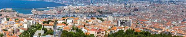Marselha. Vista panorâmica do antigo porto e do aterro da cidade. — Fotografia de Stock