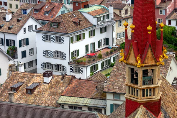 Luchtfoto van de daken en torens van de stad. Zürich. Zwitserland. — Stockfoto