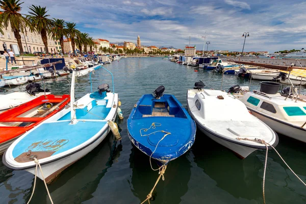 Split. City embankment in the old port. — Stock Photo, Image