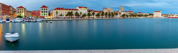 Split Panorama of the city and city promenade at sunset. — Stock Photo, Image