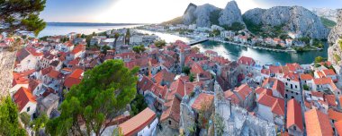 Günbatımında Omis Panoraması.