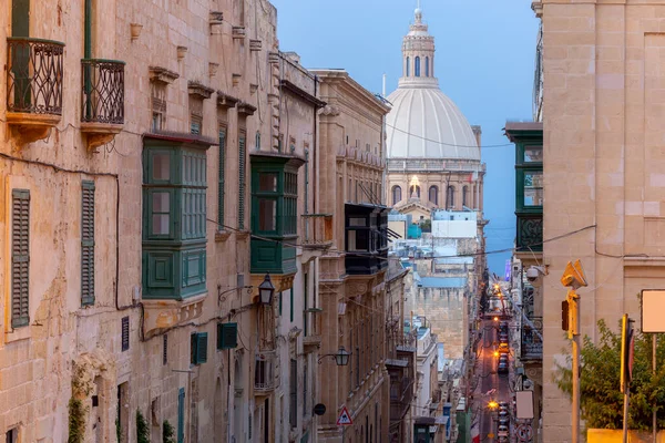Valletta. The Basilica of Our Lady and the Tower of the Cathedral. — Stock Photo, Image