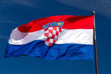 Ayrılalım. Ulusal bayrak.