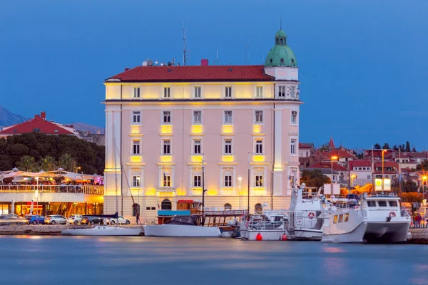 Split. City embankment at sunset. — Stock Photo, Image