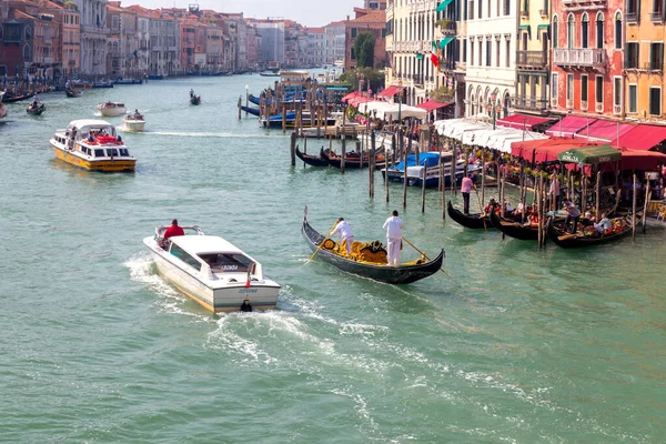 Venezia. Canal Grande in una giornata di sole . — Foto Stock