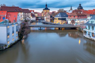 Bamberg. Gün batımında eski şehir seti.