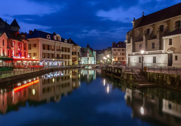 Kanal Und Fassaden Mittelalterlicher Häuser Der Altstadt Bei Sonnenuntergang Annecy — Stockfoto