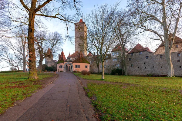 Rothenburg ob der Tauber. Porte de la ville Burtorg. — Photo