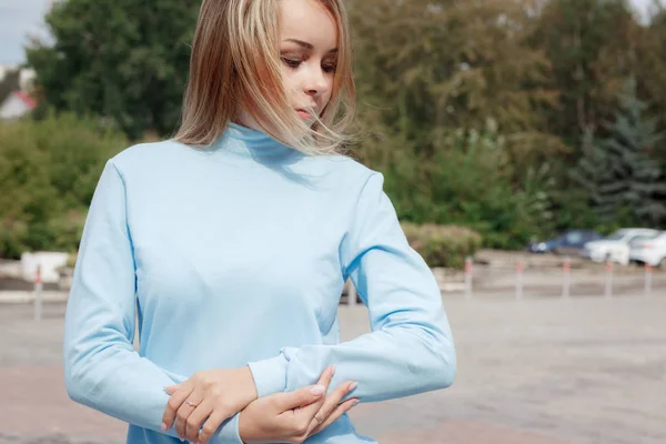 Meisje Straat Sport Kleding — Stockfoto