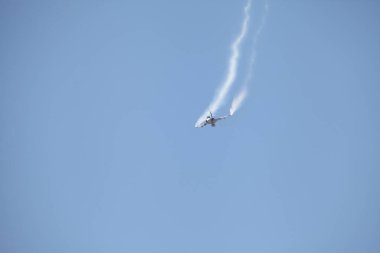 Bangkok - Jan 09: F16 uçağı Tayland Kraliyet Hava Kuvvetleri Çocuk Günü etkinliğinde sergilendi.