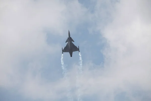 バンコク 1月9日 タイ王国空軍のこどもの日イベントにF16航空機が展示されました — ストック写真