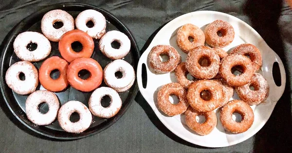 Farklı Aromalı Donut Yığınları — Stok fotoğraf