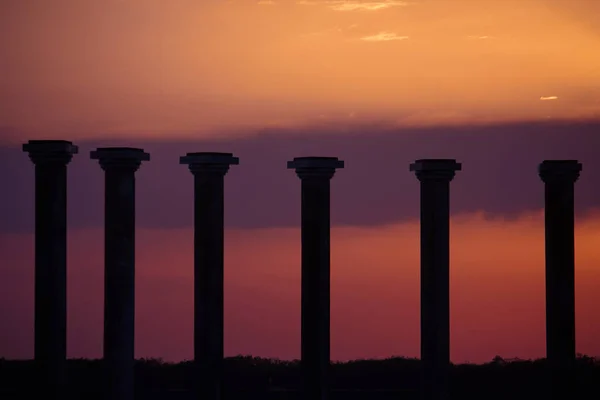 Antiguas ruinas al atardecer —  Fotos de Stock