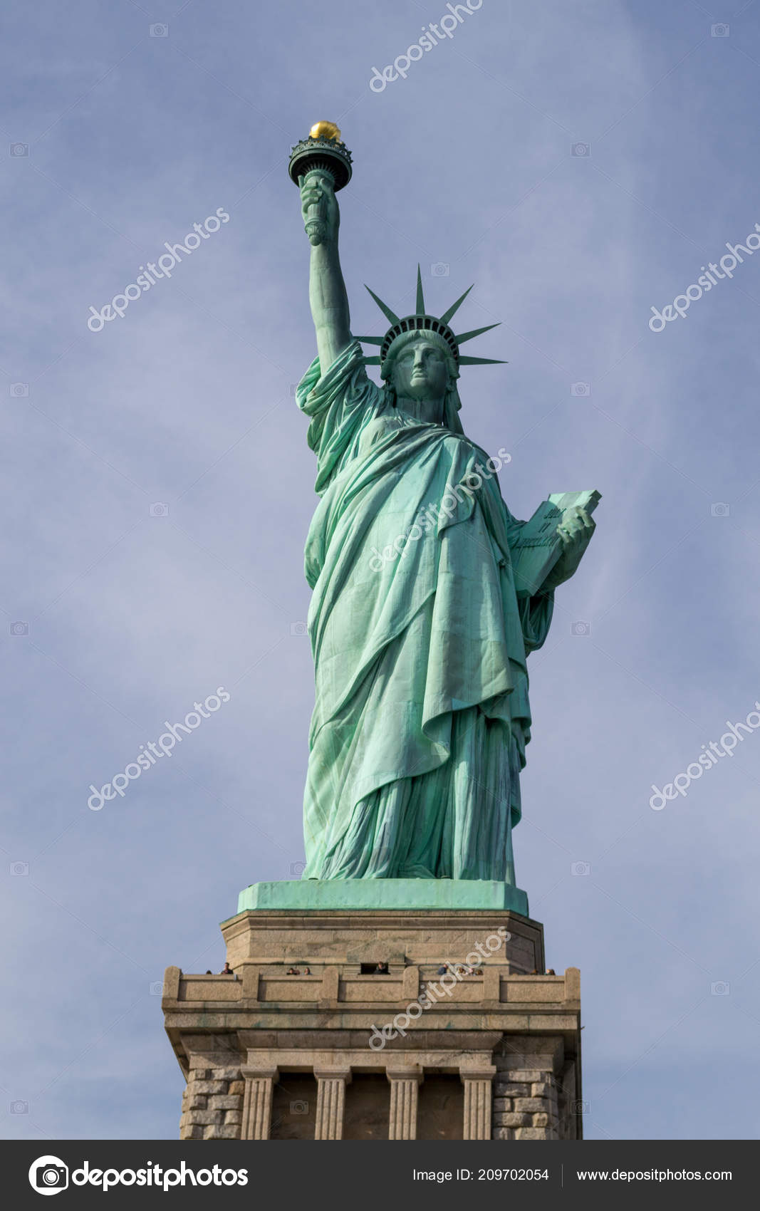 Estatua Liberdade Dedicada Outubro 1886 Dos Icones Mais Famosos Dos Stock Photo C Rmbarricarte 209702054