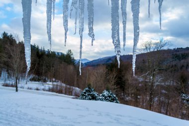 Killington (Vt, ABD soğuk bir sabah üzerinde buz sarkıt)