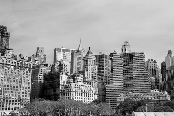 Downtown Nyc Από Ένα Πλοίο Στο Νησί Της Ελευθερίας — Φωτογραφία Αρχείου