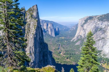 Sentinel rock and El Capitan from the 4 mile trail at Yosemite National Park clipart