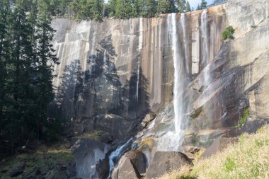 Yosemite Milli Parkı, birçok etkileyici şelaleler için ünlüdür