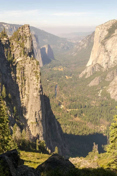 Capitan Sentinela Rochas Trilha Milhas Parque Nacional Yosemite — Fotografia de Stock