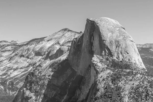 Glacier Point Yosemite Milli Parkı Vadi Nefes Kesen Manzaralarını Sunmaktadır — Stok fotoğraf