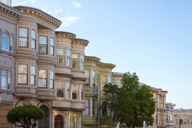 San Francisco, Kaliforniya Eyaleti ABD'de Batı kıyısında yer almaktadır