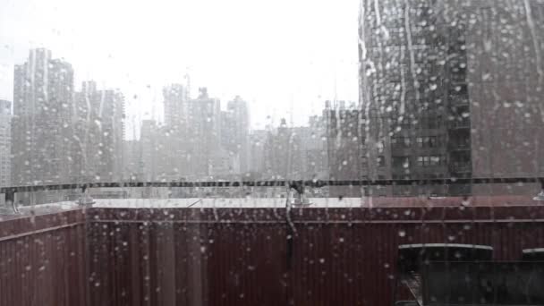 Regen Aus Einem Fenster Manhattan — Stockvideo