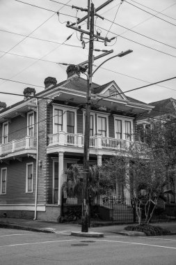 New Orleans olduğunu (diğer şeyler arasında) mimarisi için birden fazla etkileri bu resimde örneği ile