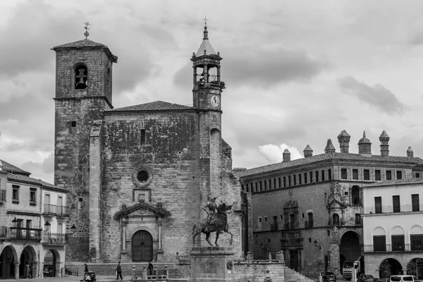 Plaza Mayor Trujillo Con Iglesia San Martín Estatua Ecuestre Pizarro — Foto de Stock