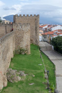 Plasencia (İspanya) duvarına 1197 içinde 9 ay içinde inşa edildi.