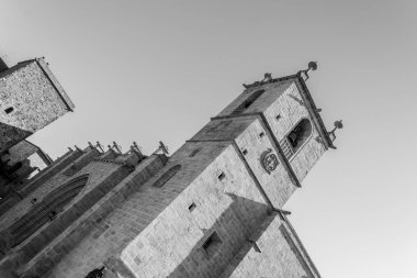 Caceres Katedrali (İspanya) 15. yüzyıl karıştırma Gotik ve Romanesk stilleri inşa edildi