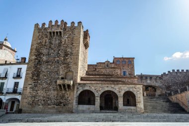 Bujaco Kulesi La Paz Hermitage yanında Caceres (İspanya ana manzaraları biridir)