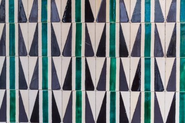 Azulejos bir çini sırlı çini, İber Yarımadası (İspanya ve Portekiz bulunabilir Arapça etkisi tarafından çekilmiştir)