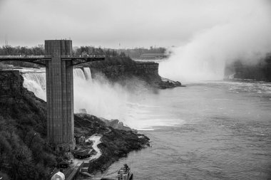 Niagara şelalesinin panoramik manzarası